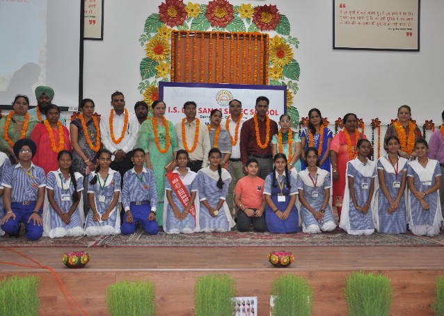 Vriendelijkheid meest geur I S Dev Samaj School celebrates 'Maat Pita Santaan Diwas' | WorldWisdomNews